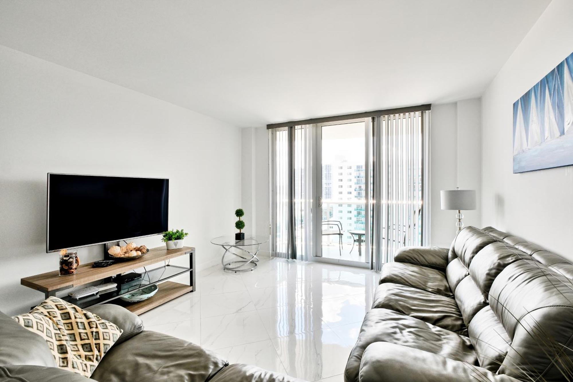 Miami Beach Collins Ave Apartments Free Parking Sunny Isles Beach Bilik gambar